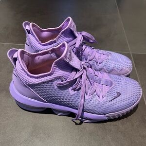 Nike Lebron 16 Low Atomic Purple Mens Size 9.5 Sneakers
